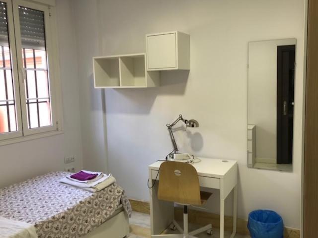Colegio Mayor Careu - Women Only - University Community Seville Luaran gambar