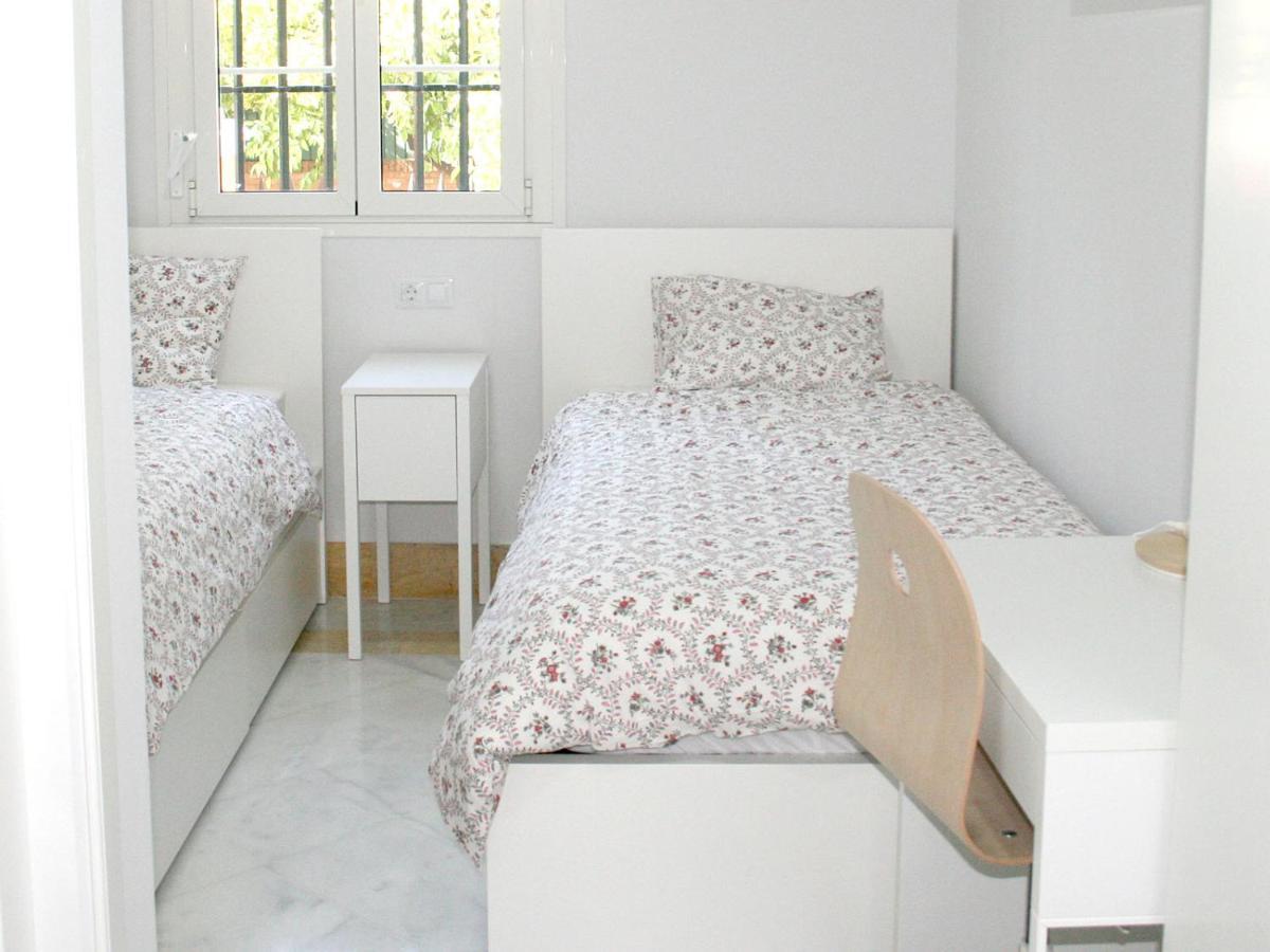 Colegio Mayor Careu - Women Only - University Community Seville Luaran gambar
