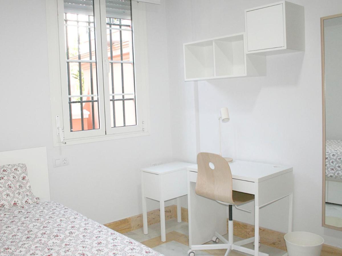 Colegio Mayor Careu - Women Only - University Community Seville Luaran gambar