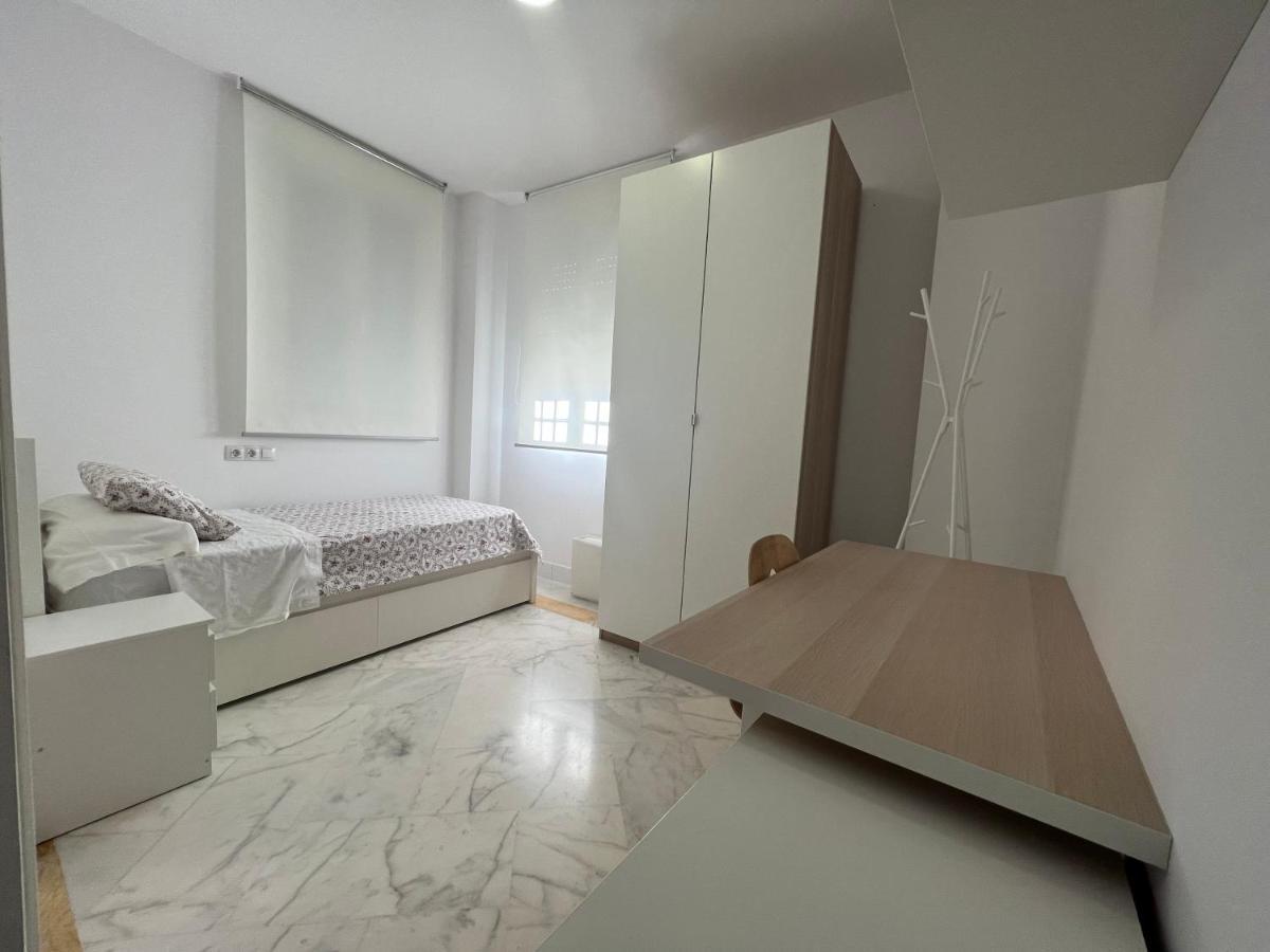 Colegio Mayor Careu - Women Only - University Community Seville Luaran gambar