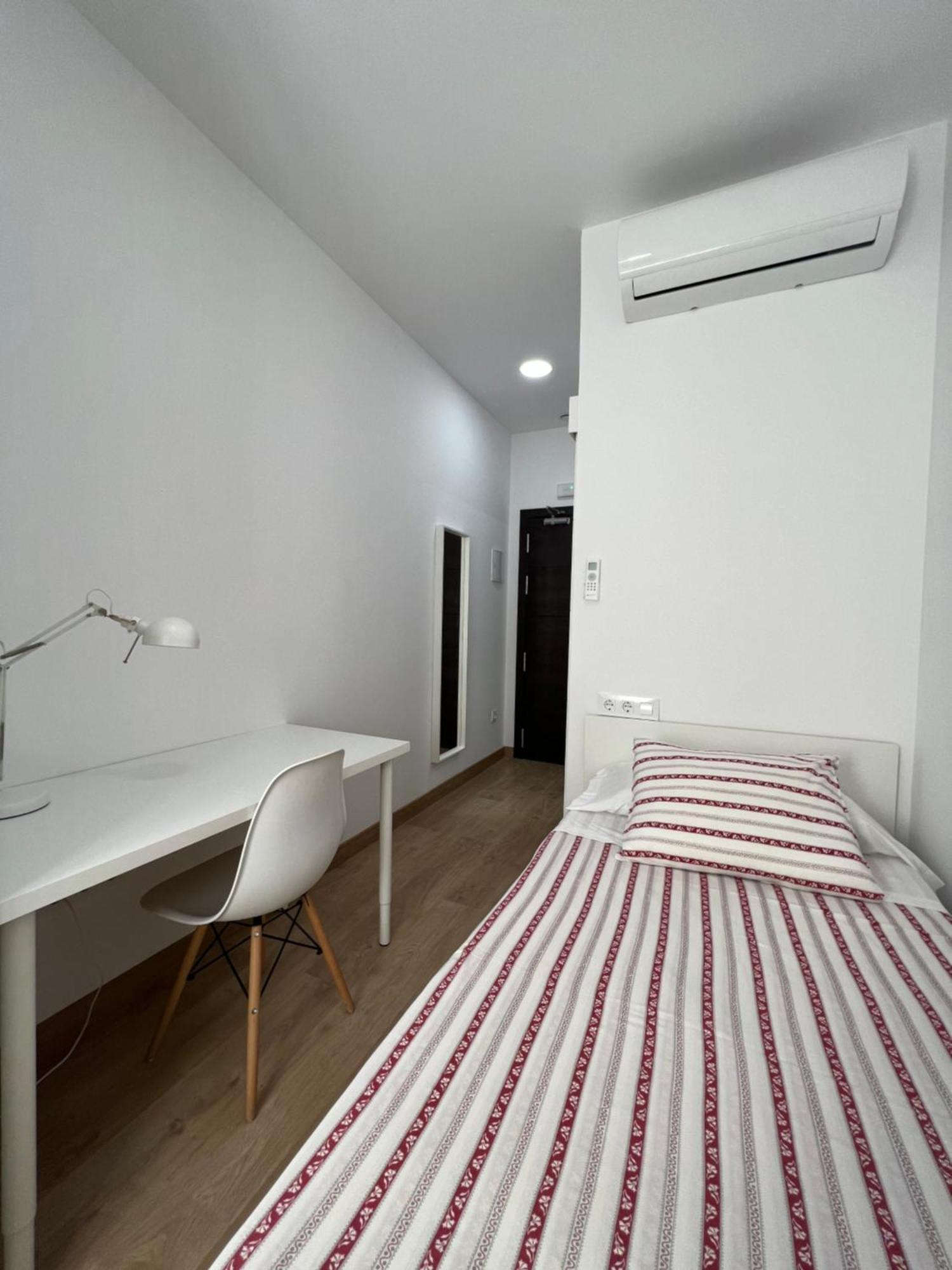 Colegio Mayor Careu - Women Only - University Community Seville Luaran gambar