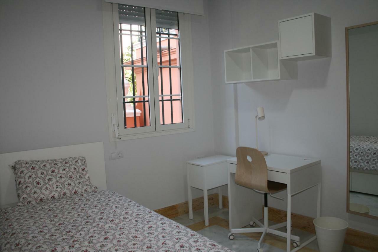 Colegio Mayor Careu - Women Only - University Community Seville Luaran gambar