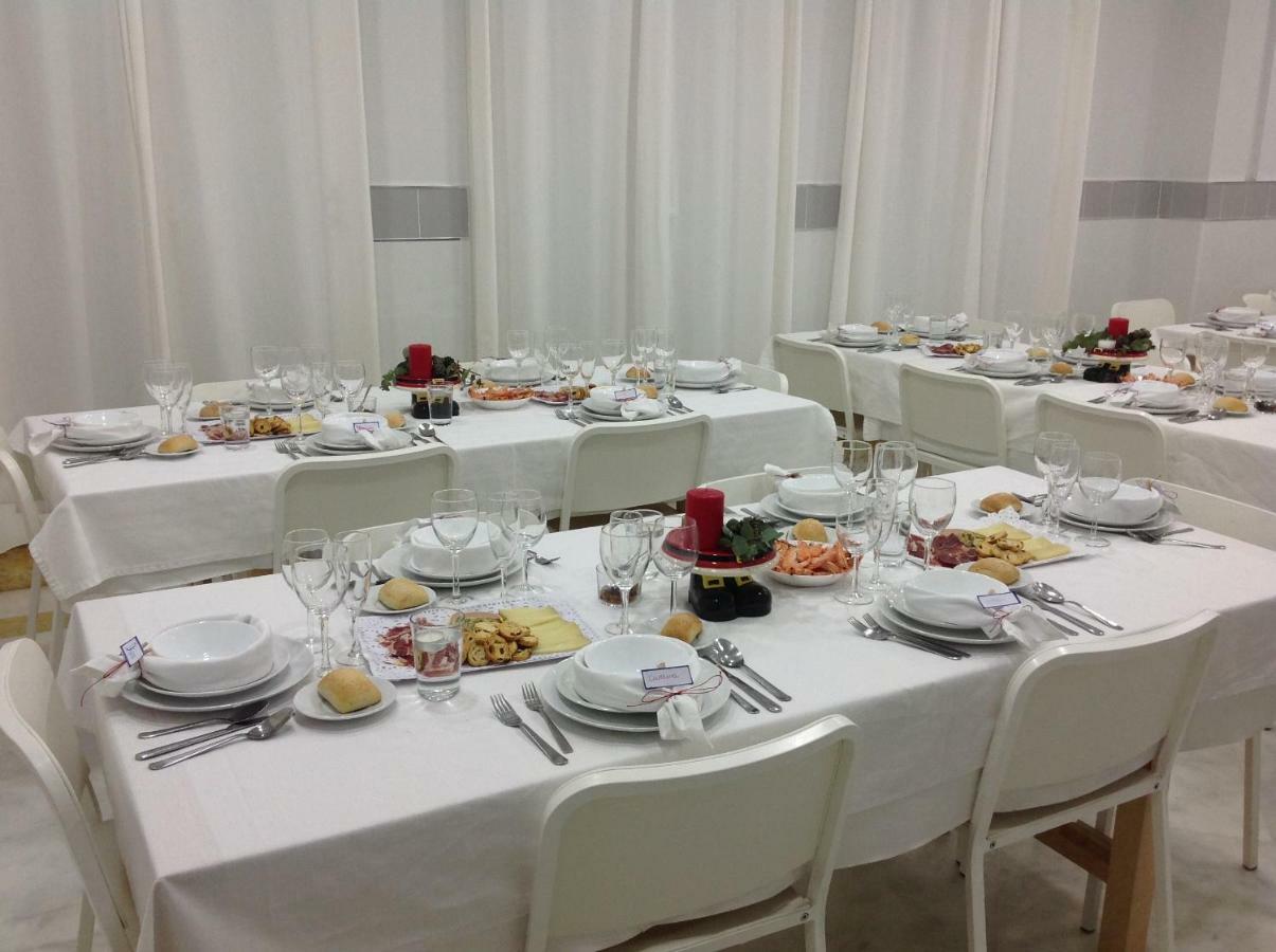 Colegio Mayor Careu - Women Only - University Community Seville Luaran gambar